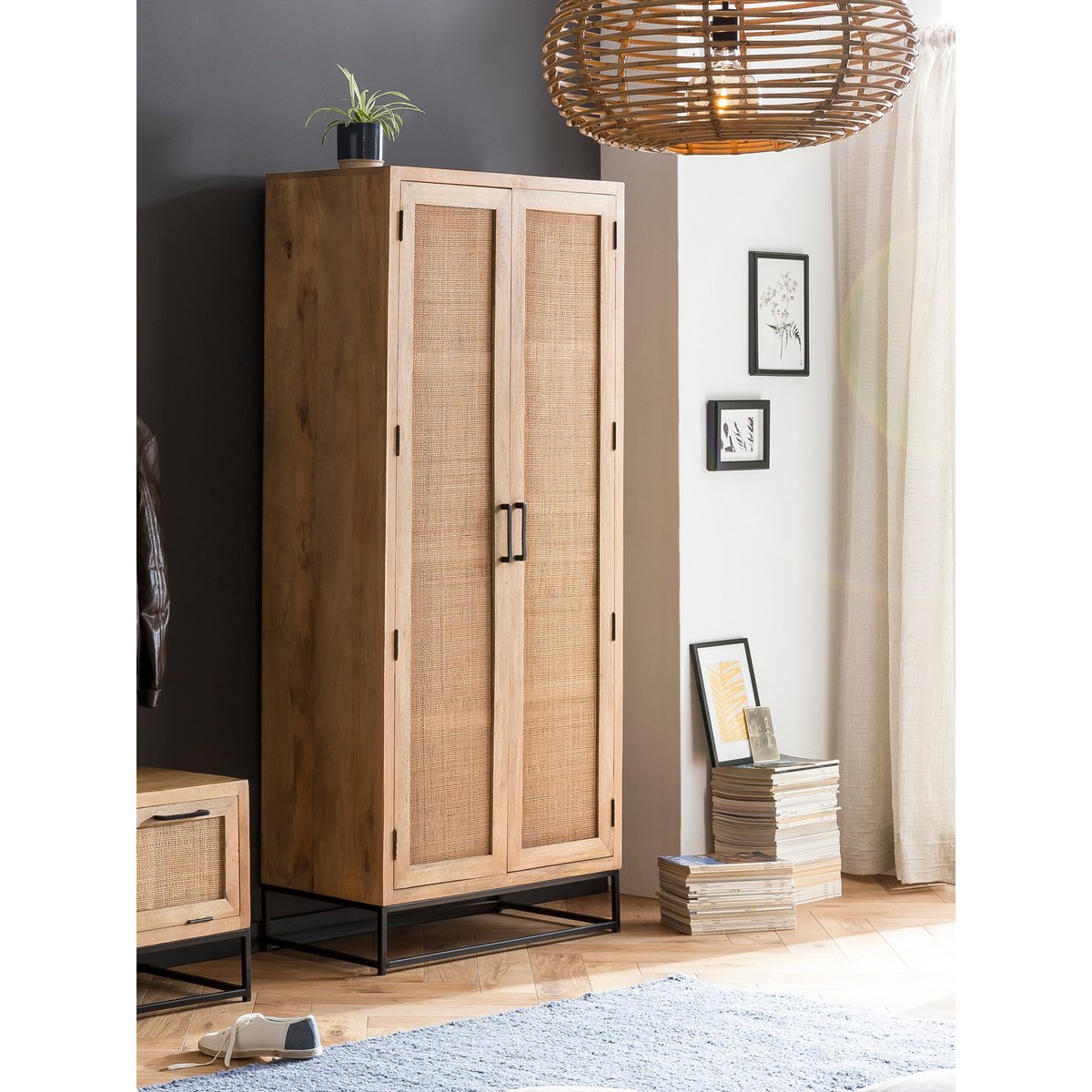 Garderobenschrank
