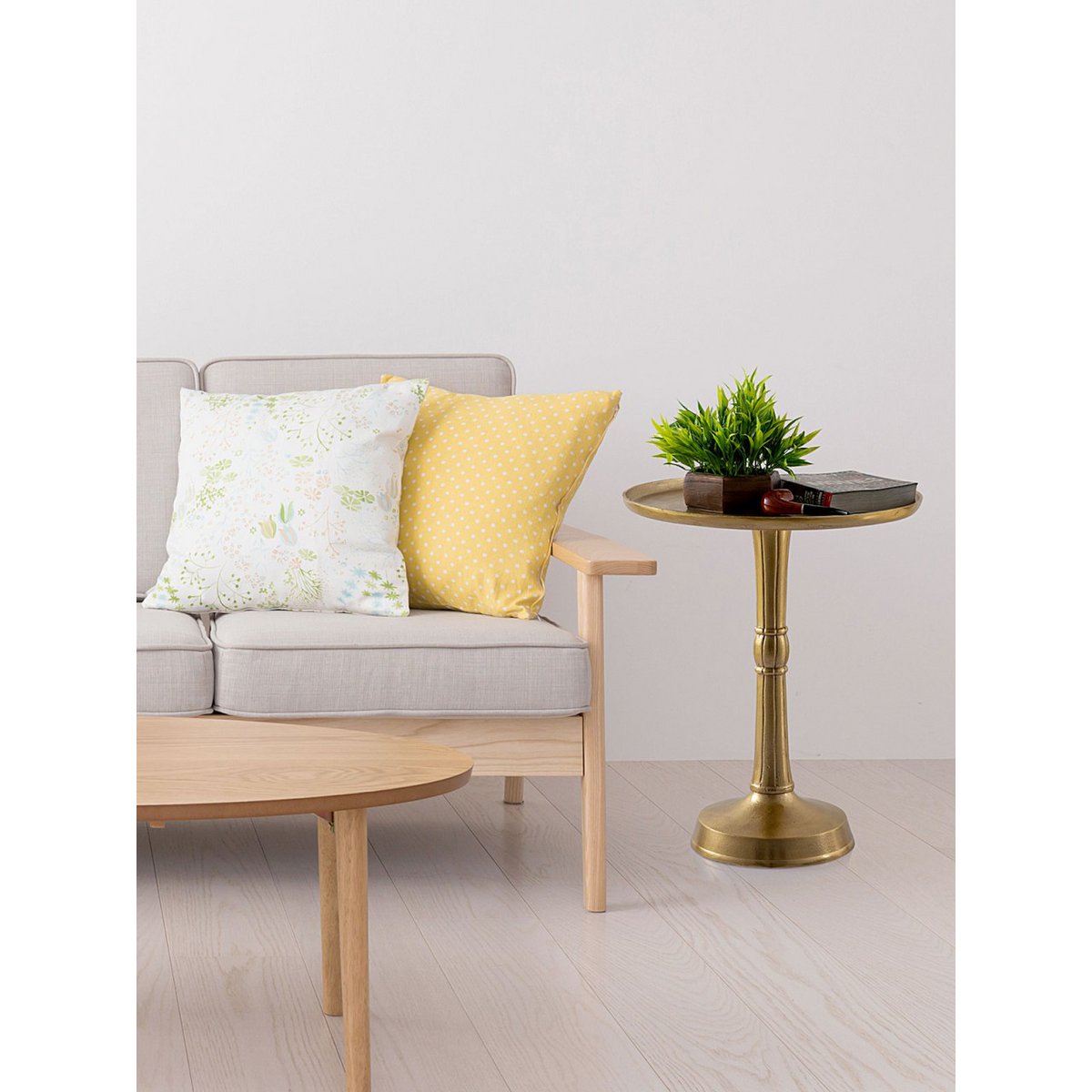 Beistelltisch Metall rund ø 44x53 cm Dekotisch Adlon silber oder gold mit Design Mittelfuß Aluminium