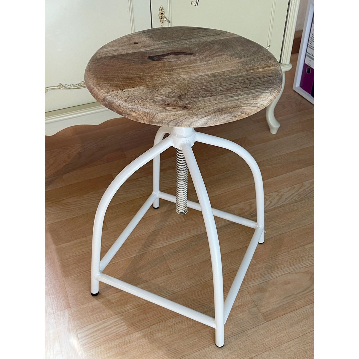Drehhocker Barhocker Hocker Drehstuhl höhenverstellbar Liverpool Massivholz nachhaltig Metall Gestel