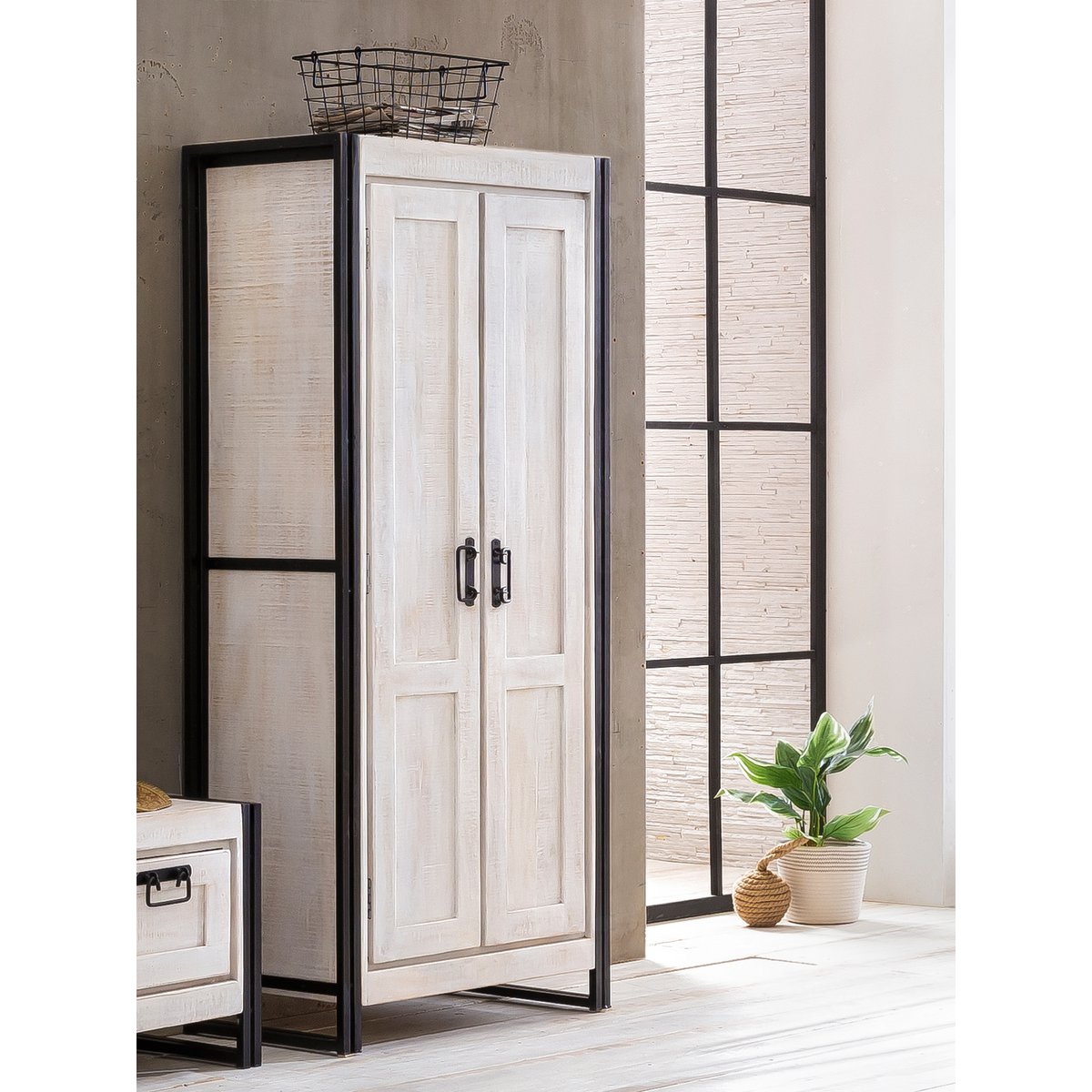 Garderobenschrank